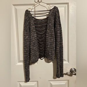 Threaded somewhat sheer crop top long sleeve with open ribbed back